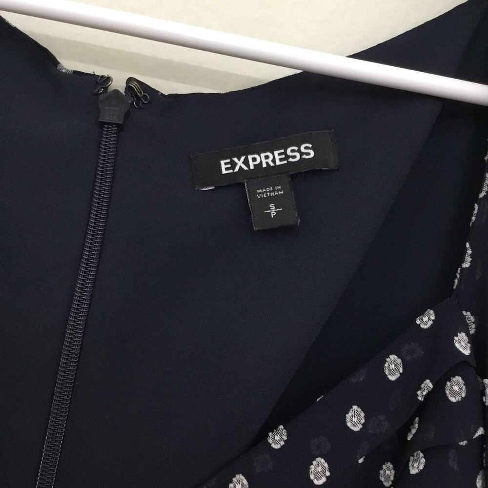 EXPRESS Navy Clip Dot Sweetheart Neckline Balloon Sleeve Blouse Top Sz S - Picture 5 of 11